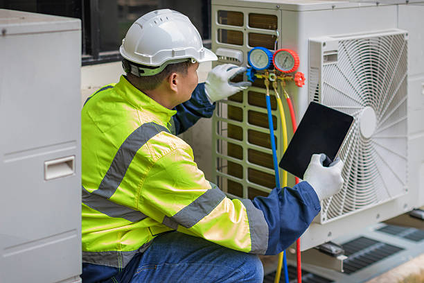 Professional Hvac technician working in Tovey, IL